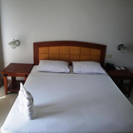 Hotel Celebes Manado Phòng bức ảnh