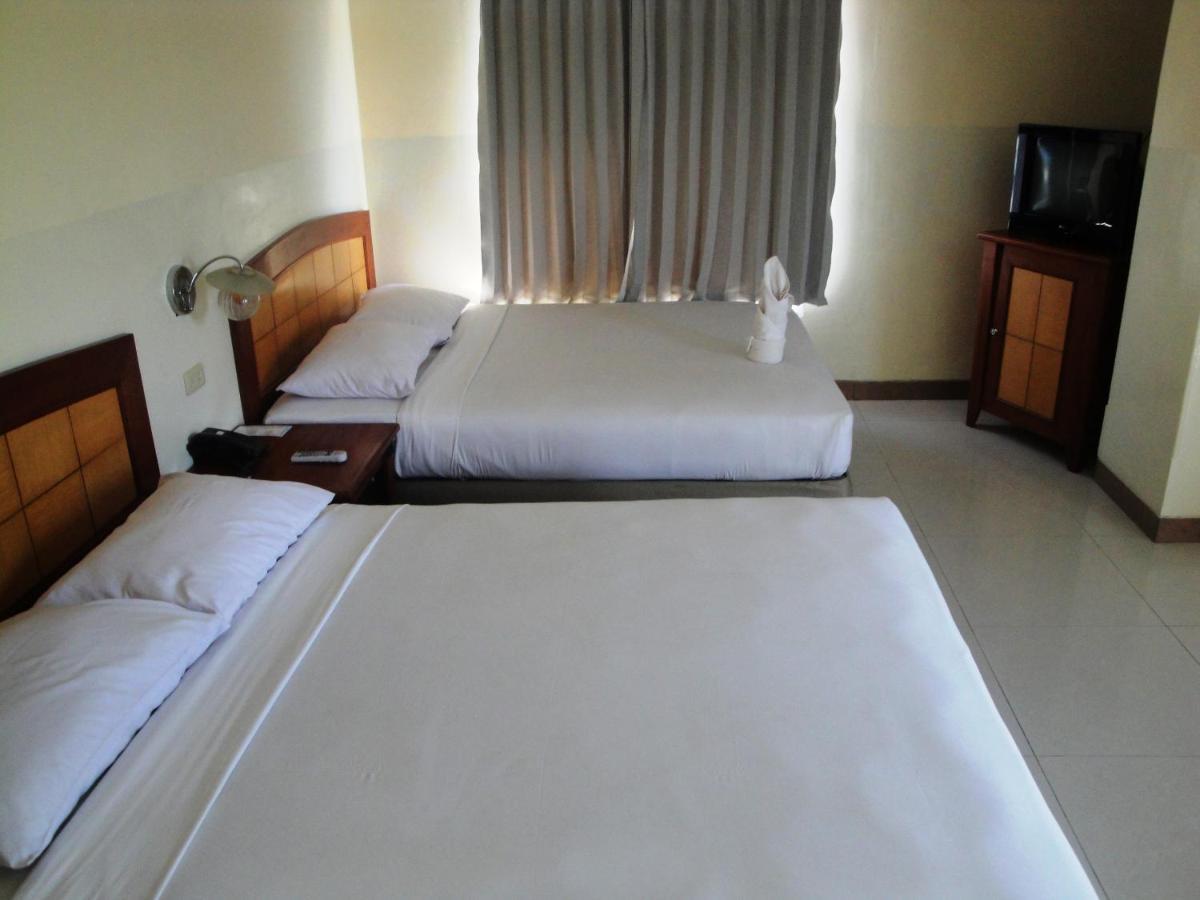 Hotel Celebes Manado Phòng bức ảnh