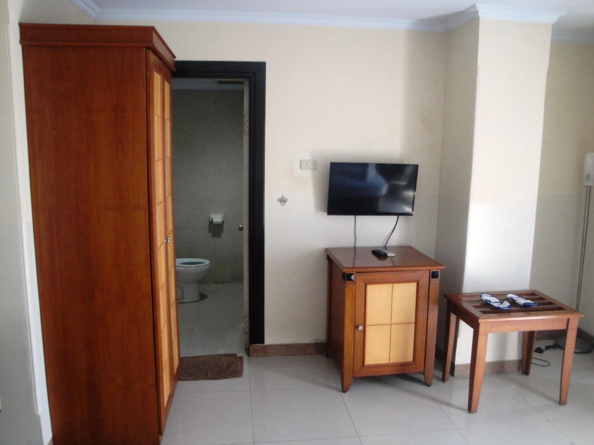 Hotel Celebes Manado Phòng bức ảnh