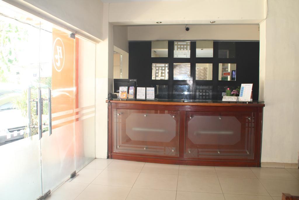 Hotel Celebes Manado Ngoại thất bức ảnh